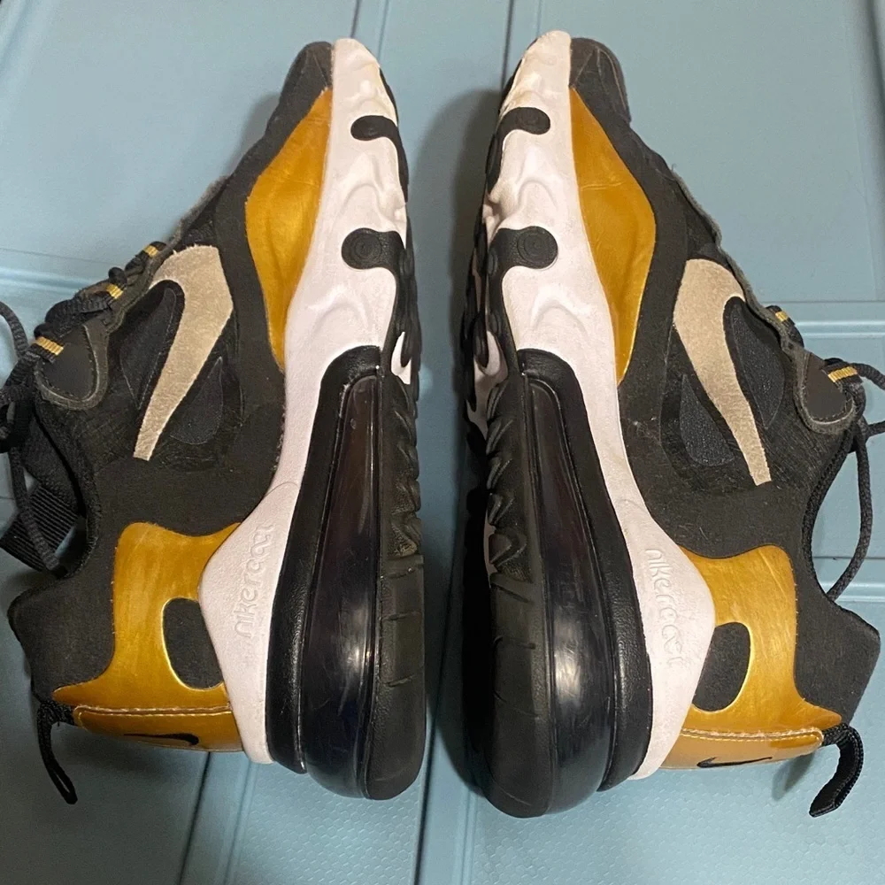 Nike Air Max 270 Youth 5.5 Black and Gold Athletic Sneakers Activewear Running